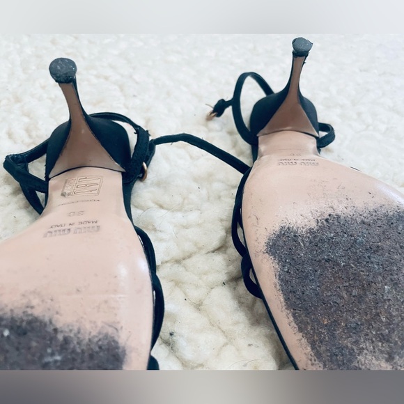 Miu Miu Black Floral Strappy Sandals - Picture 16 of 16